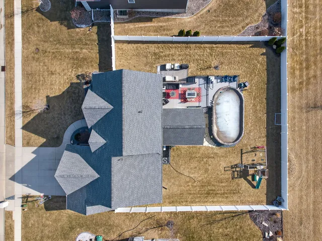 $750,000 | 4697 Mason Run, Bettendorf, IA 52722