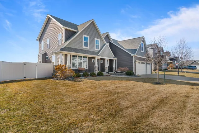 $750,000 | 4697 Mason Run, Bettendorf, IA 52722