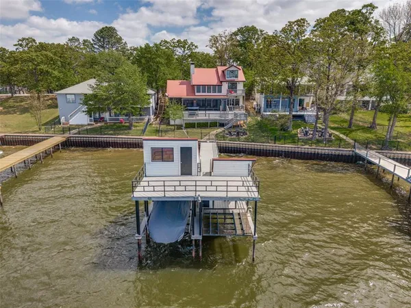 $992,000 | 6207 Point Lavista, Malakoff, TX 75148