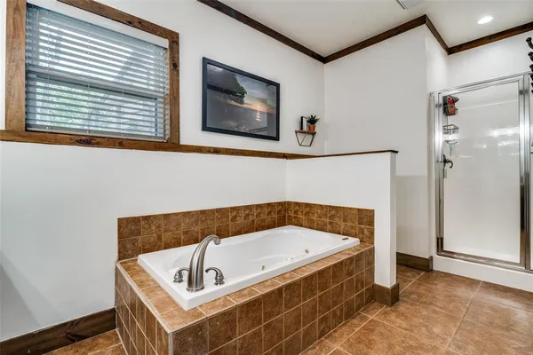 $990,000 | 6207 Point Lavista, Malakoff, TX 75148