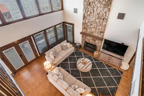 $990,000 | 6207 Point Lavista, Malakoff, TX 75148