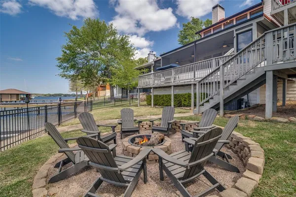 $990,000 | 6207 Point Lavista, Malakoff, TX 75148