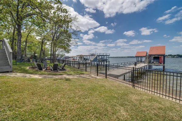 $990,000 | 6207 Point Lavista, Malakoff, TX 75148