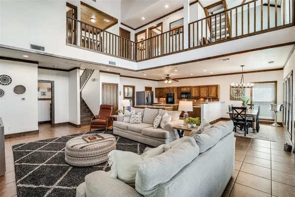 $990,000 | 6207 Point Lavista, Malakoff, TX 75148