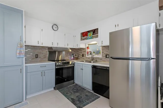 $275,000 | 294 Colonial Boulevard, Unit 48, Palm Harbor, FL 34684