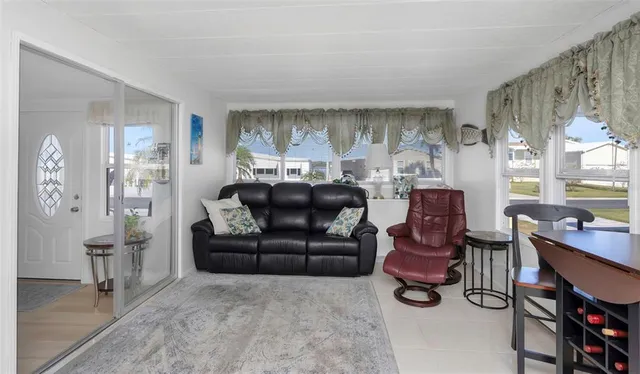 $275,000 | 294 Colonial Boulevard, Unit 48, Palm Harbor, FL 34684