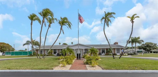 $275,000 | 294 Colonial Boulevard, Unit 48, Palm Harbor, FL 34684