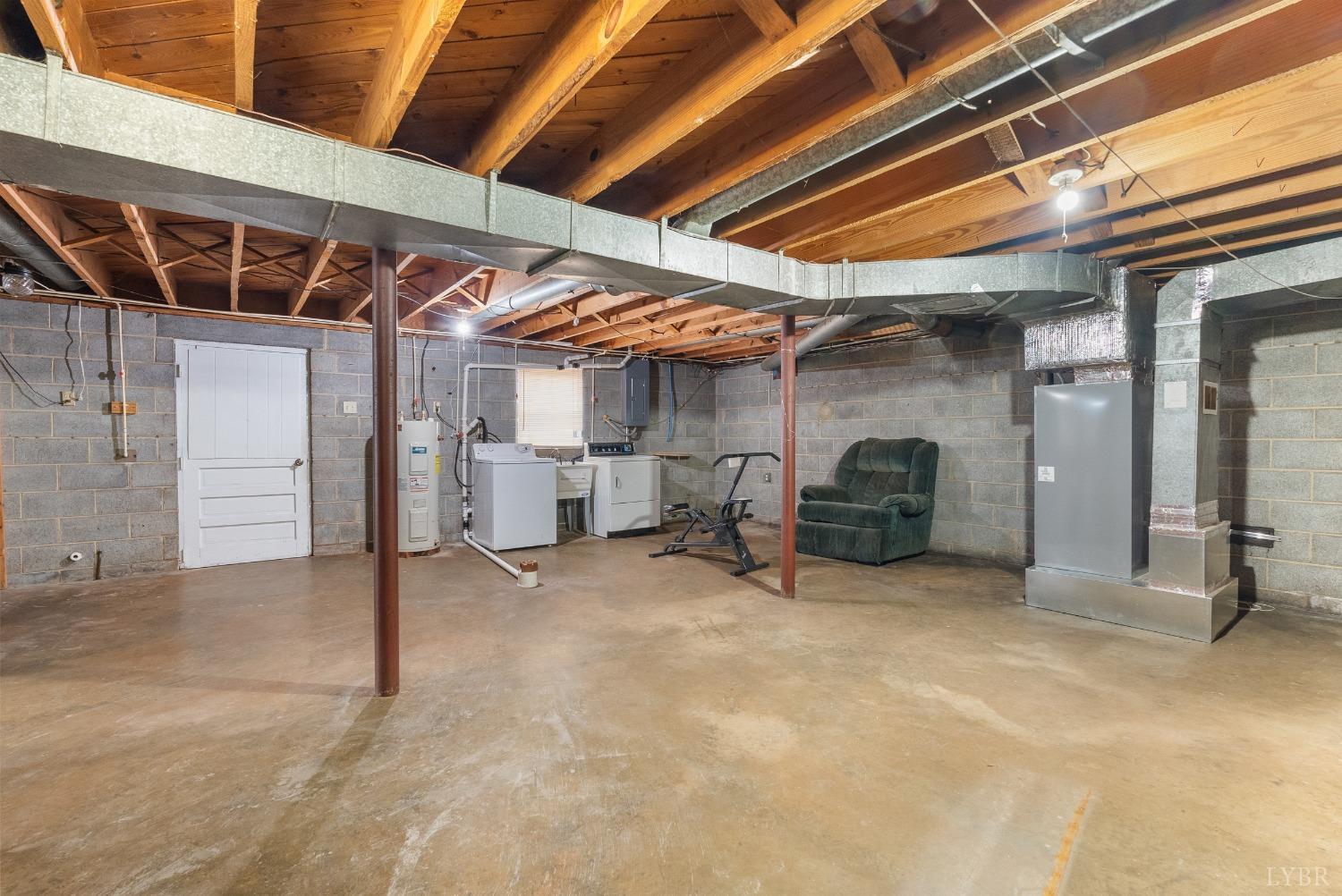 528 Jasper Wood Road Hurt, VA 24563 - Photo 29 of 44 a view of a garage