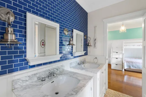 $1,375,000 | 1019 Tarrant Drive, Fontana, WI 53125