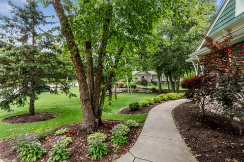 $1,375,000 | 1019 Tarrant Drive, Fontana, WI 53125