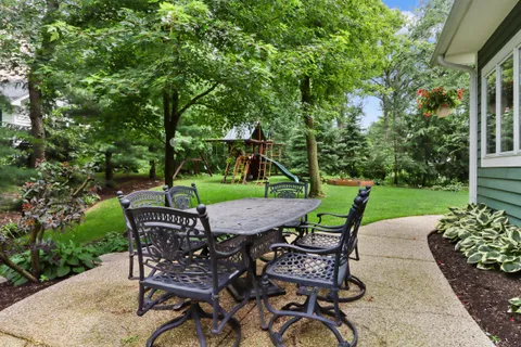 $1,375,000 | 1019 Tarrant Drive, Fontana, WI 53125