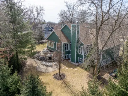$1,375,000 | 1019 Tarrant Drive, Fontana, WI 53125