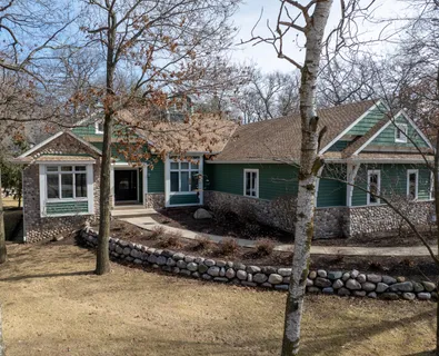 $1,375,000 | 1019 Tarrant Drive, Fontana, WI 53125