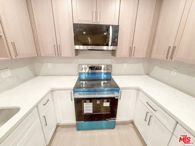 $3,795 | 1117 South Bedford Street, Unit 101, Los Angeles, CA 90035