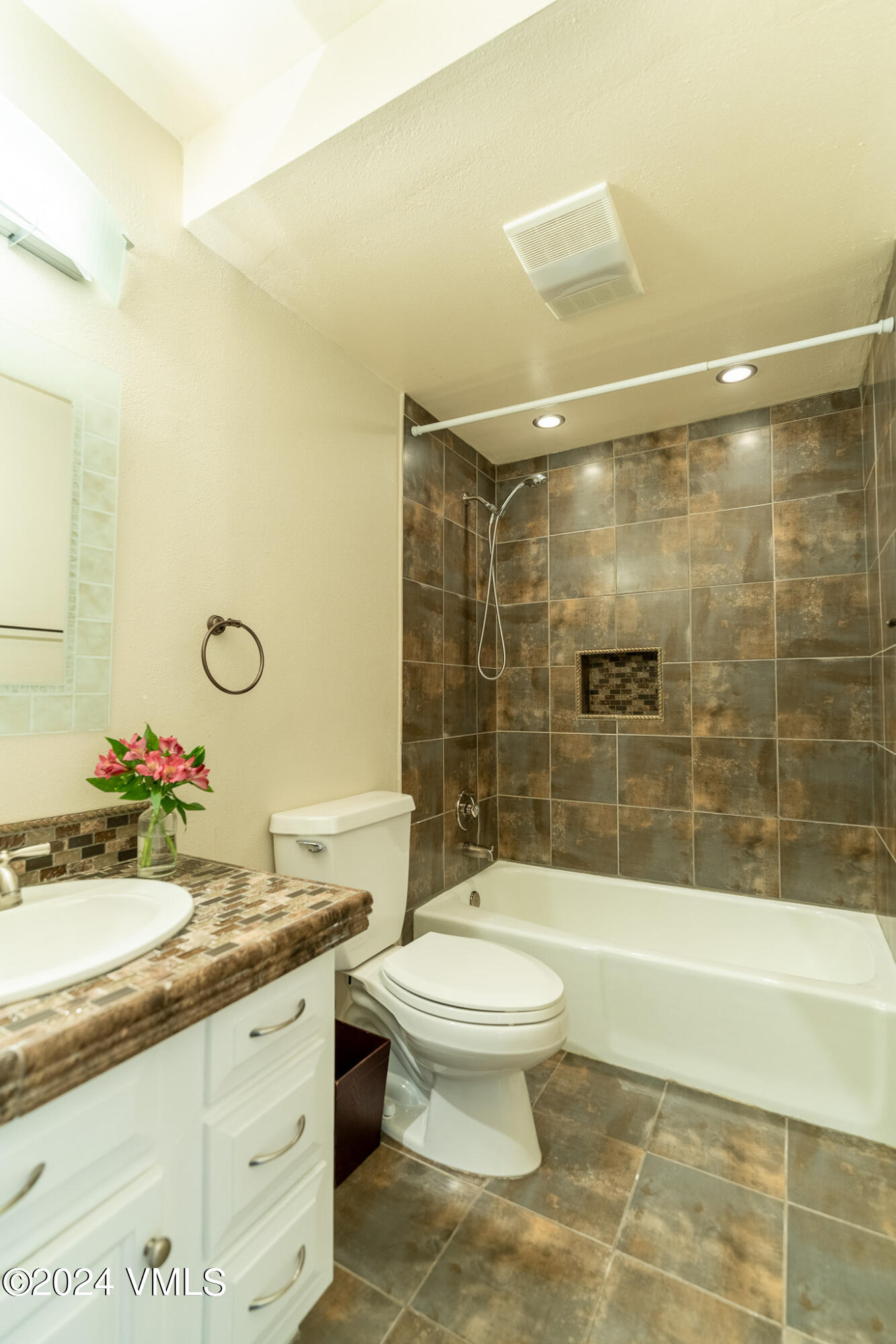 2355 Old Trail Road, Unit 5 Avon, CO 81620 - Photo 14 of 23 Old Trail-17