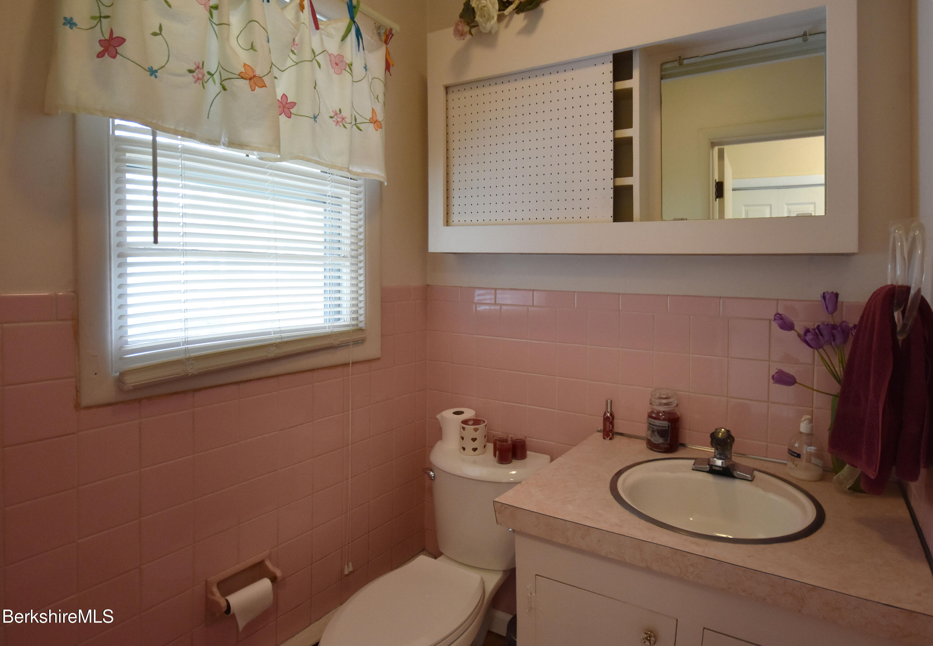 58 Oak Hill Road Pittsfield, MA 01201 - Photo 11 of 47 Half Bath
