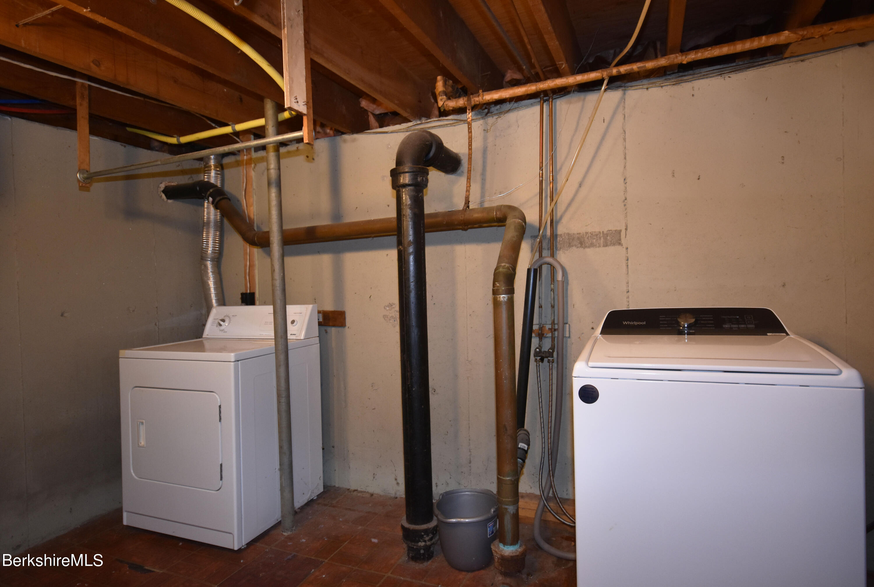 58 Oak Hill Road Pittsfield, MA 01201 - Photo 47 of 47 Laundry
