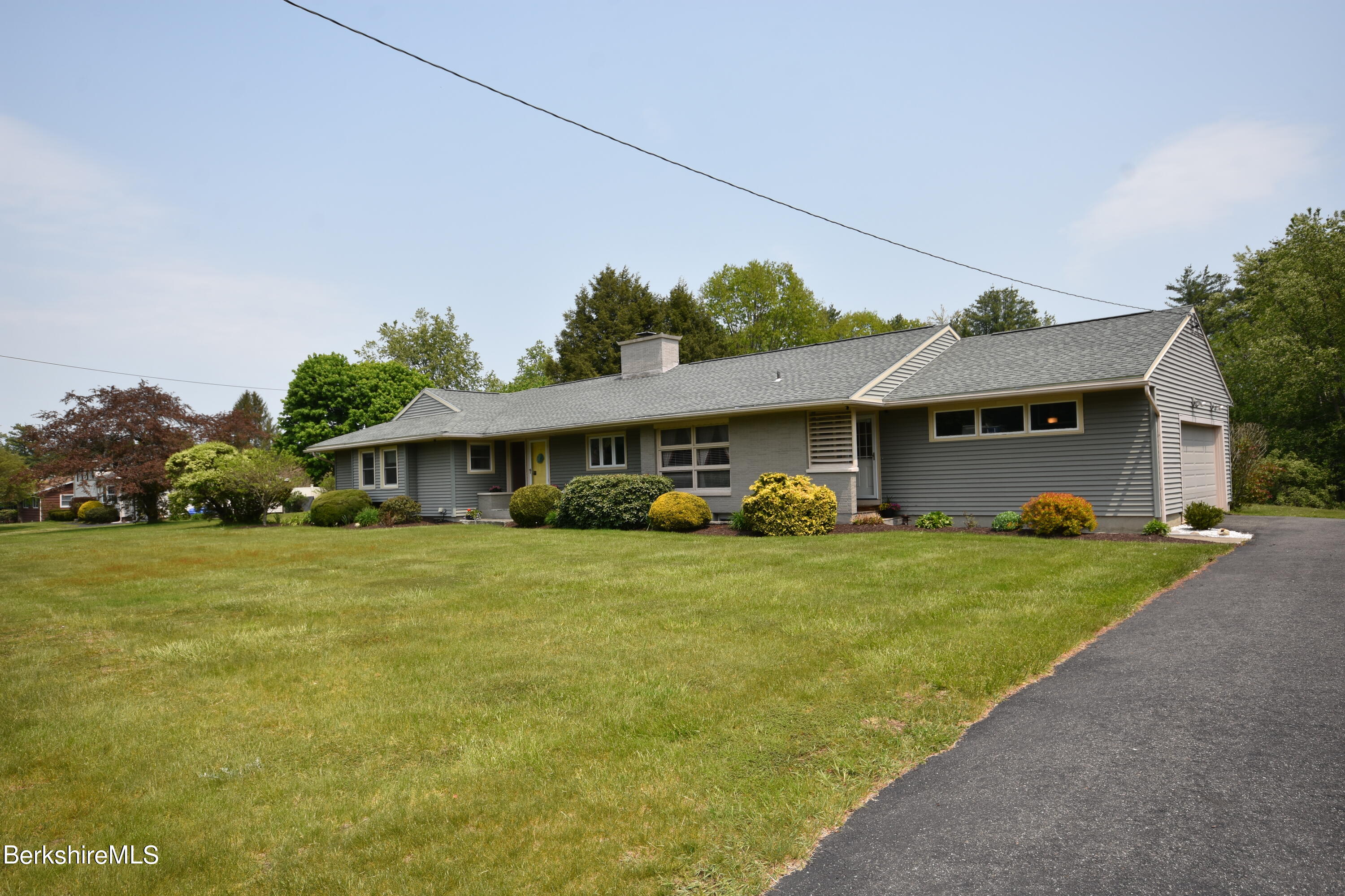 58 Oak Hill Road Pittsfield, MA 01201 - Photo 8 of 47 Exterior
