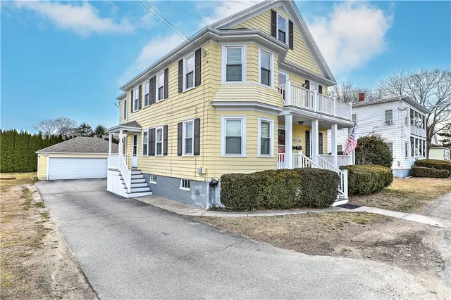 $2,800 | 509 Middle Highway, Barrington, RI 02806