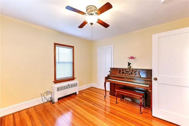 $2,800 | 509 Middle Highway, Barrington, RI 02806