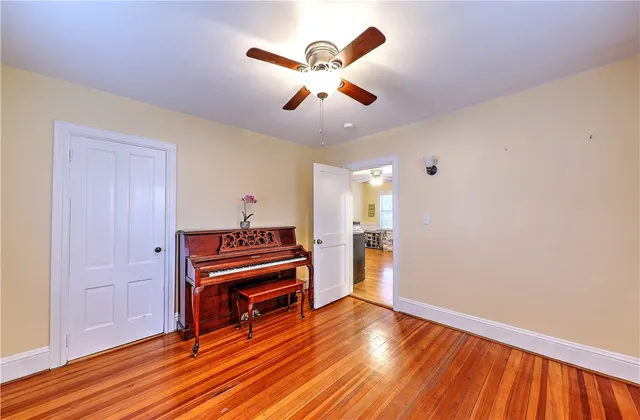 $2,800 | 509 Middle Highway, Barrington, RI 02806