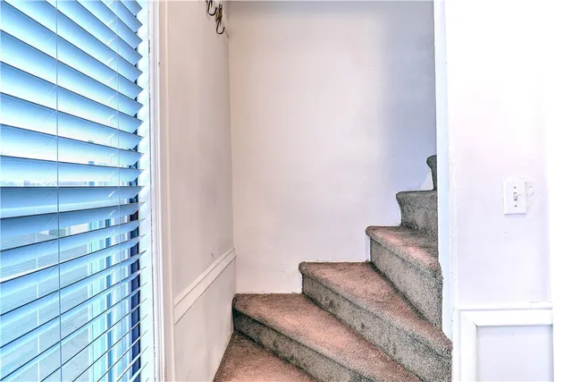 $2,800 | 509 Middle Highway, Barrington, RI 02806