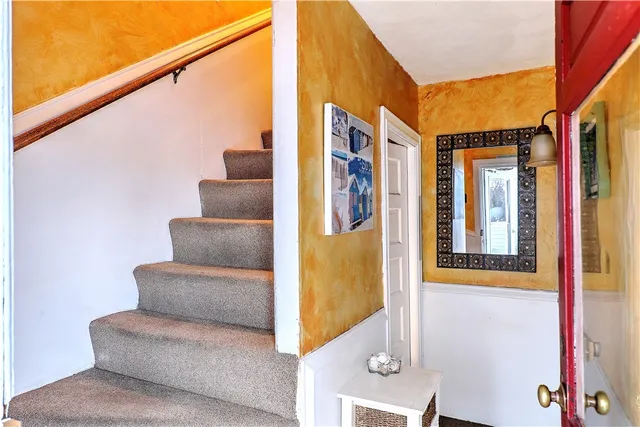 $2,800 | 509 Middle Highway, Barrington, RI 02806