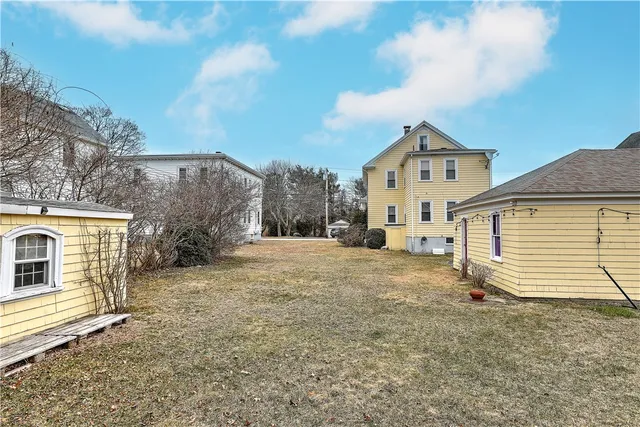 $2,800 | 509 Middle Highway, Barrington, RI 02806