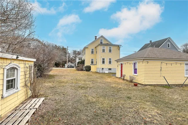 $2,800 | 509 Middle Highway, Barrington, RI 02806