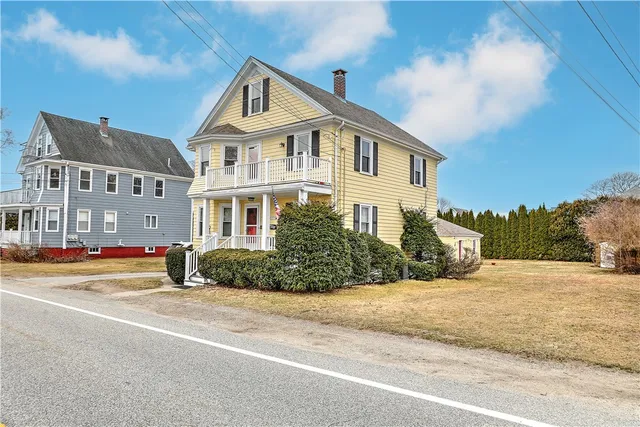$2,800 | 509 Middle Highway, Barrington, RI 02806