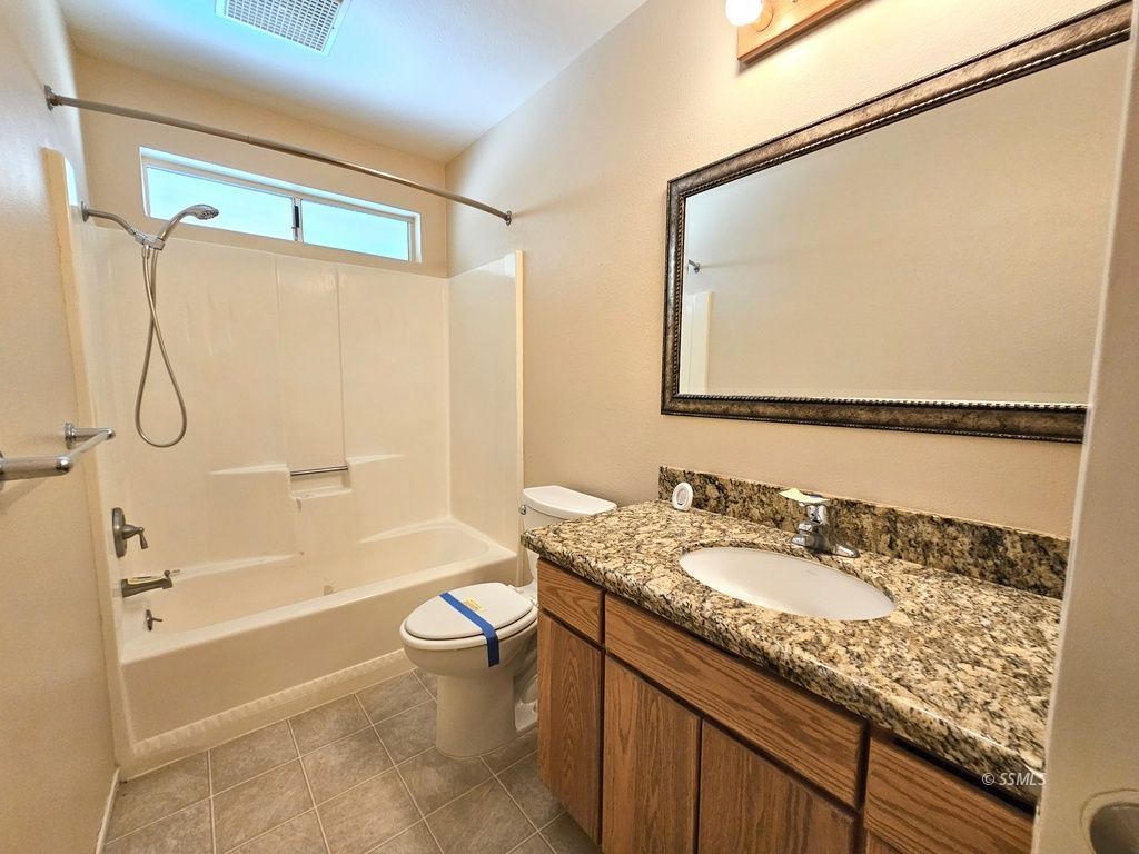 325 South Valley Street Ridgecrest, CA 93555 - Photo 12 of 34