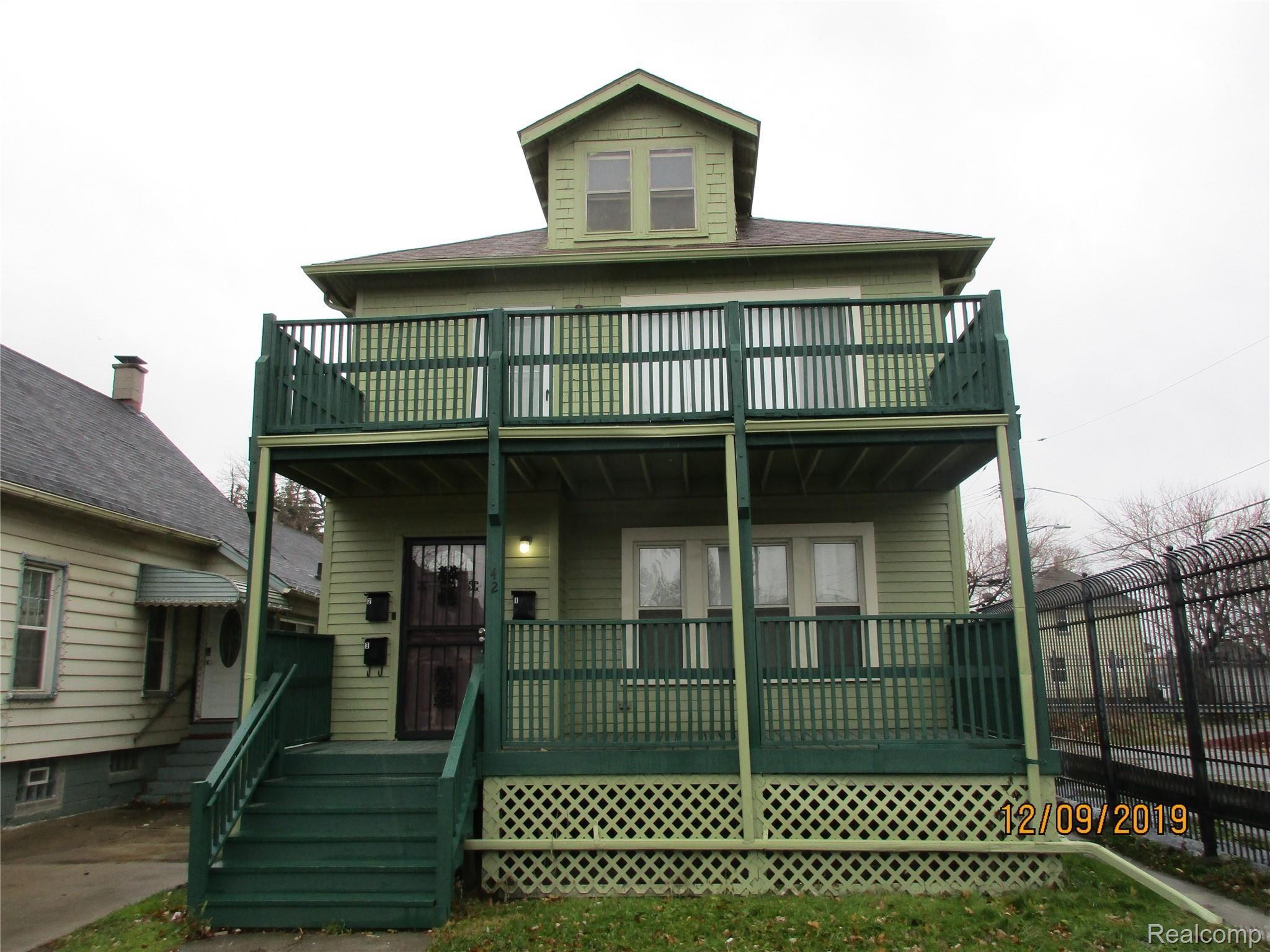 42 Oak Street River Rouge, MI 48218 - Photo 1 of 22 Front