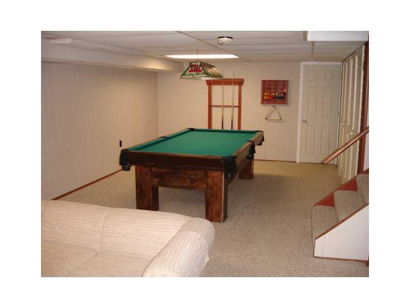 116 Oak Ridge Drive Butler, PA 16002 - Photo 18 of 20 Den/Family/Great Room.