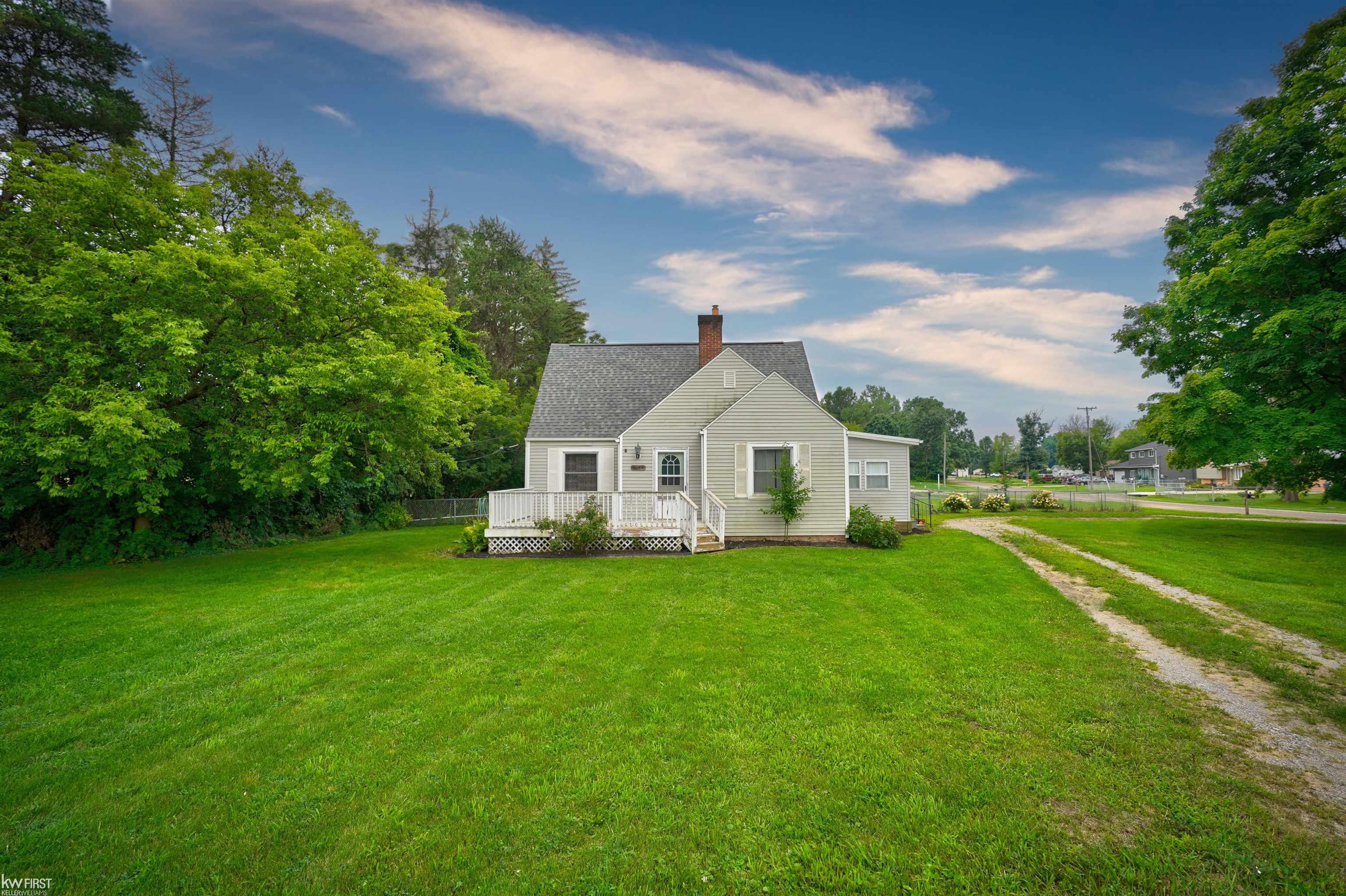 5270 Richfield Road Flint, MI 48506 - Photo 3 of 52 50152001-9ed81d1c-4d62-4d40-b037-ca08d9f58e6f.JPG