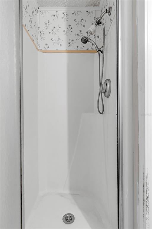 975 Spring Court Frostproof, FL 33843 - Photo 13 of 35 Master Bathroom Shower
