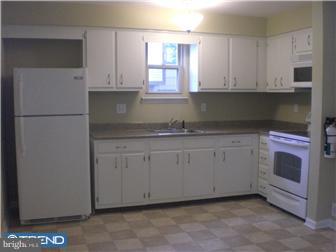 7 Wiltshire Road Sicklerville, NJ 08081 - Photo 2 of 12 Kitchen