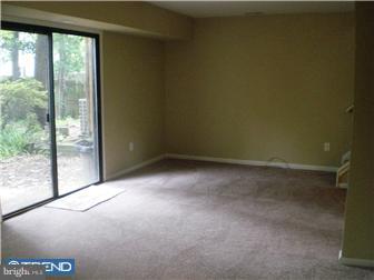 7 Wiltshire Road Sicklerville, NJ 08081 - Photo 5 of 12 Living Room