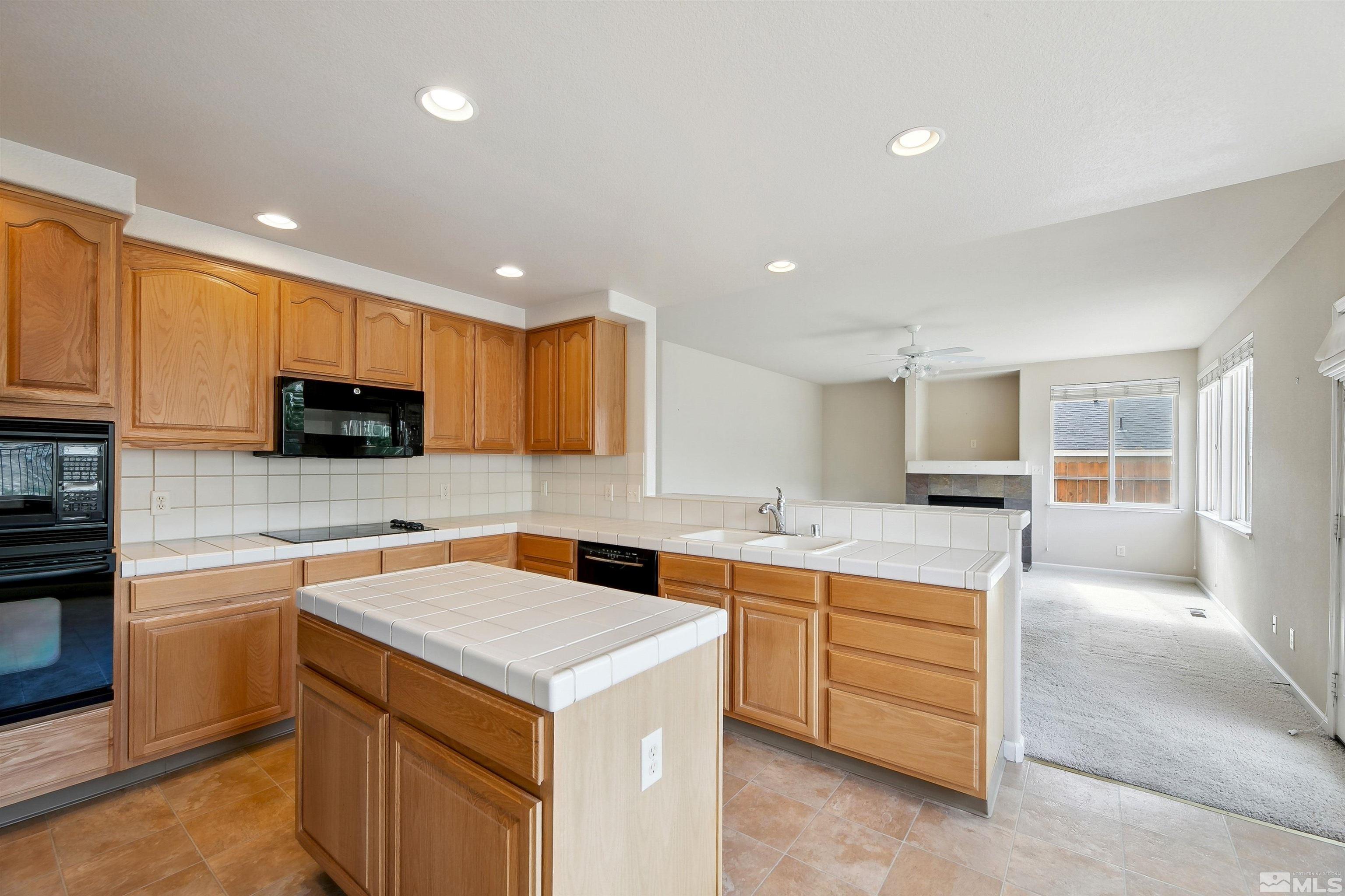 2725 Avenida De Landa Reno, NV 89523 - Photo 18 of 32 Photo 18