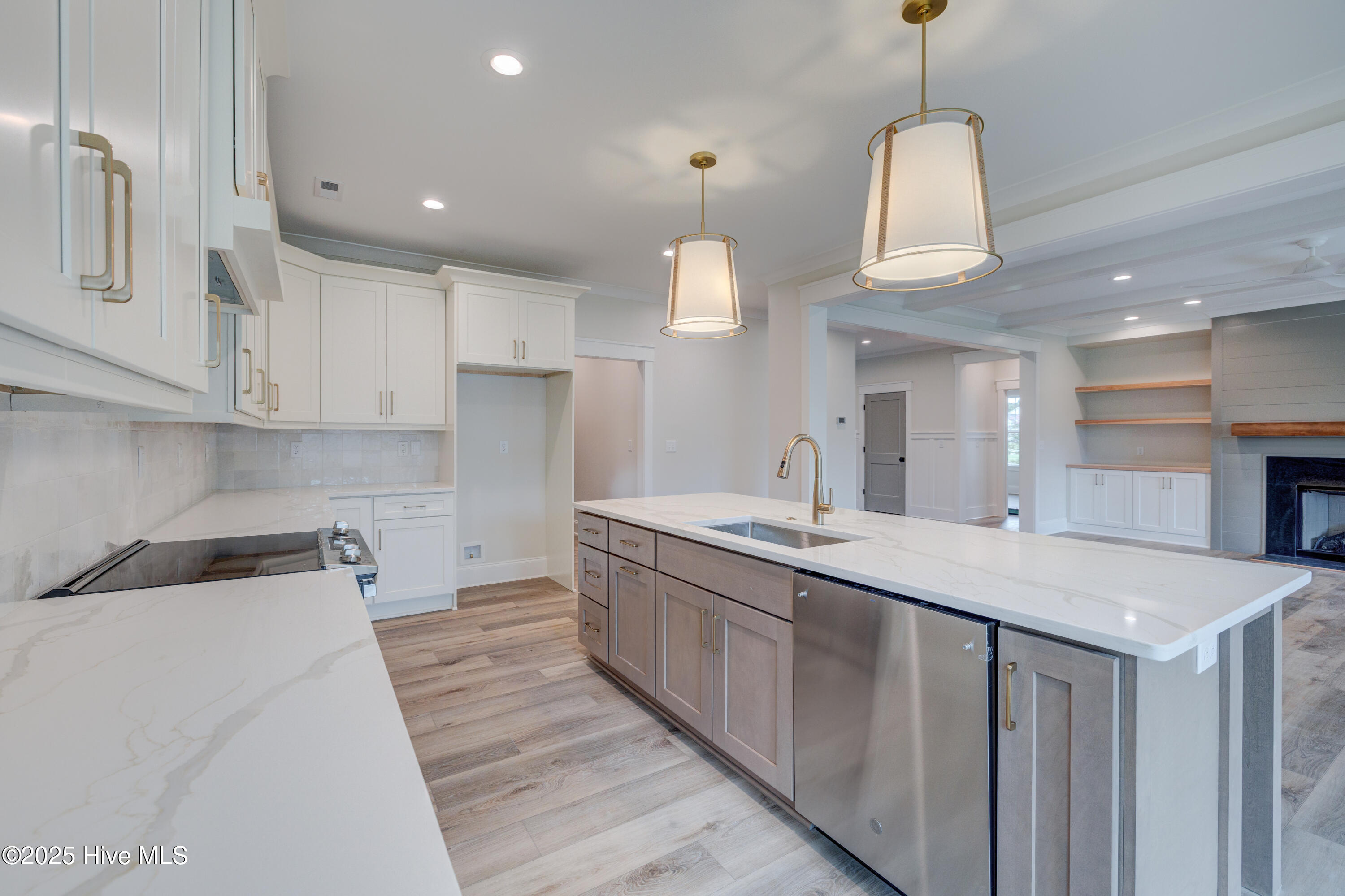 125 Cove Side Lane Hampstead, NC 28443 - Photo 11 of 29 kitchen3