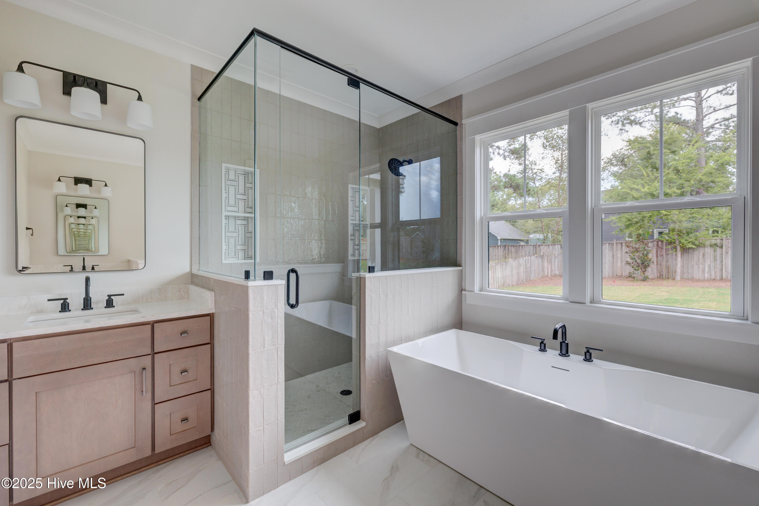 125 Cove Side Lane Hampstead, NC 28443 - Photo 17 of 29 Master Bath