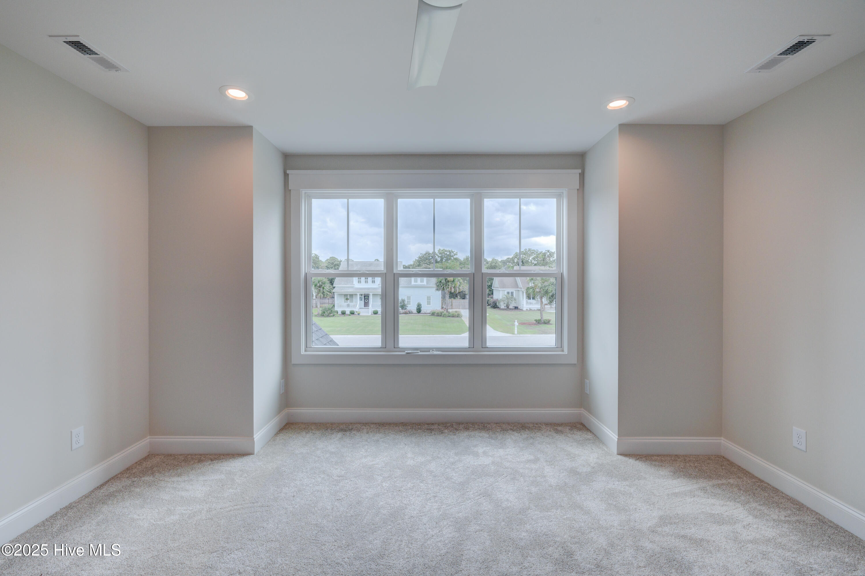 125 Cove Side Lane Hampstead, NC 28443 - Photo 25 of 29 bedroom