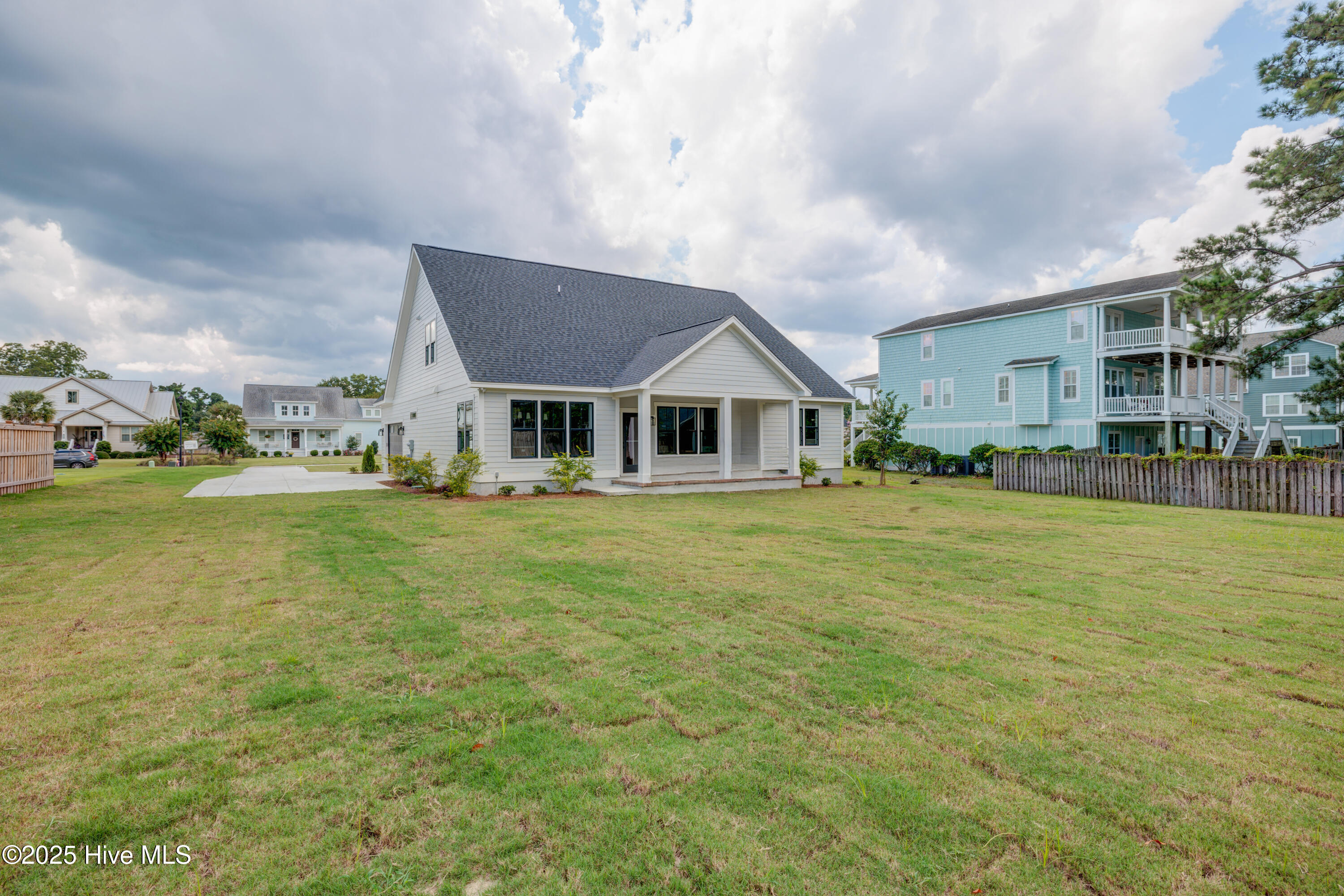 125 Cove Side Lane Hampstead, NC 28443 - Photo 28 of 29 back
