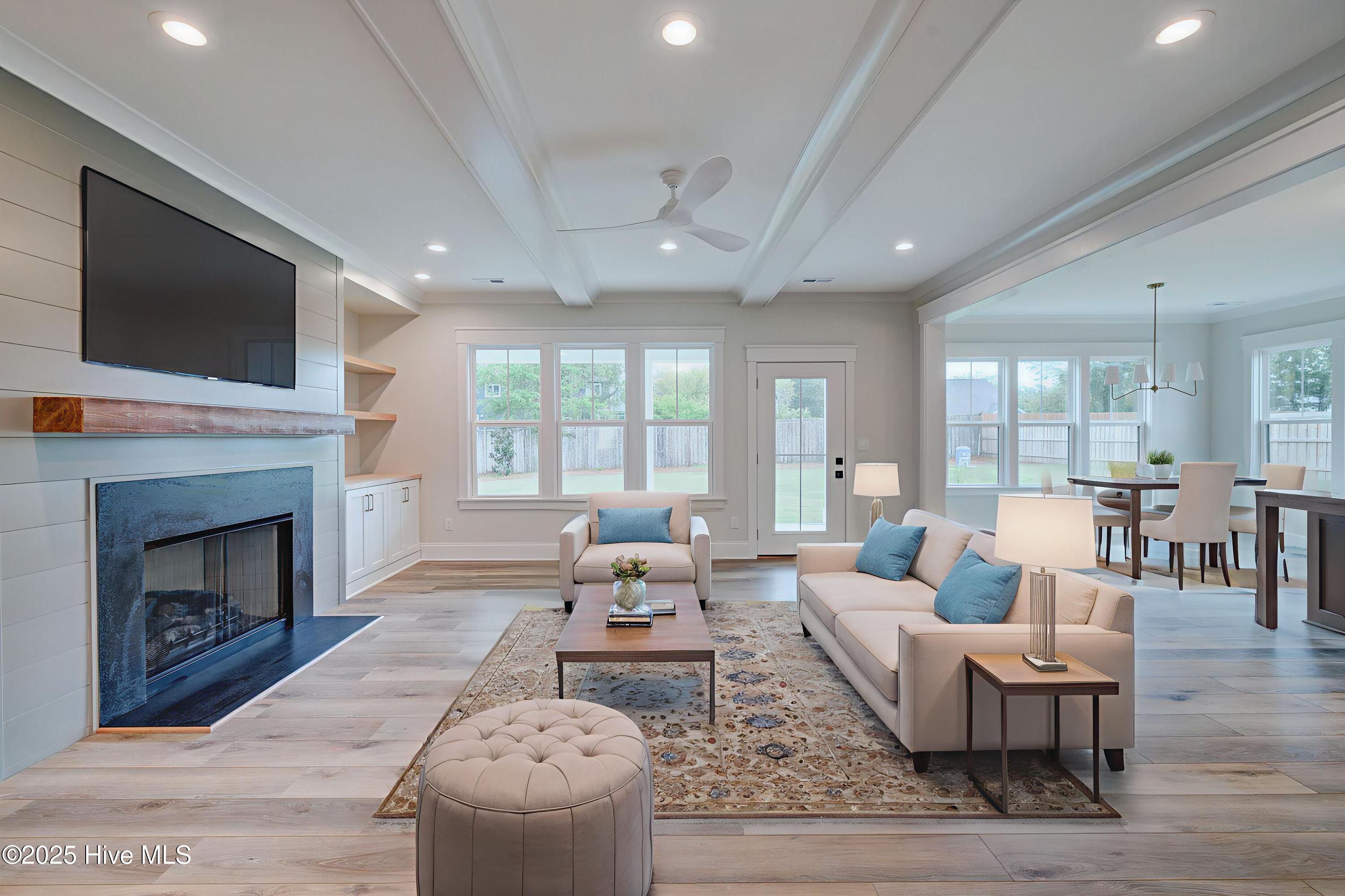 125 Cove Side Lane Hampstead, NC 28443 - Photo 6 of 29 Living Room Staged
