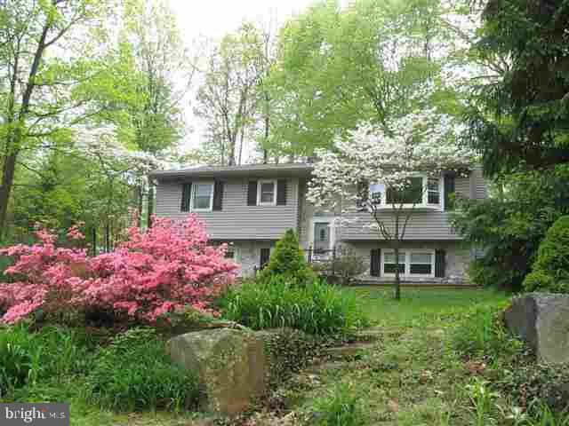 105 Village Road Etters, PA 17319 - Photo 1 of 22 Gallery Image 1