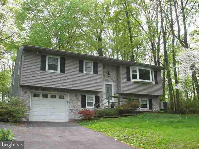 105 Village Road Etters, PA 17319 - Photo 2 of 22 Gallery Image 2