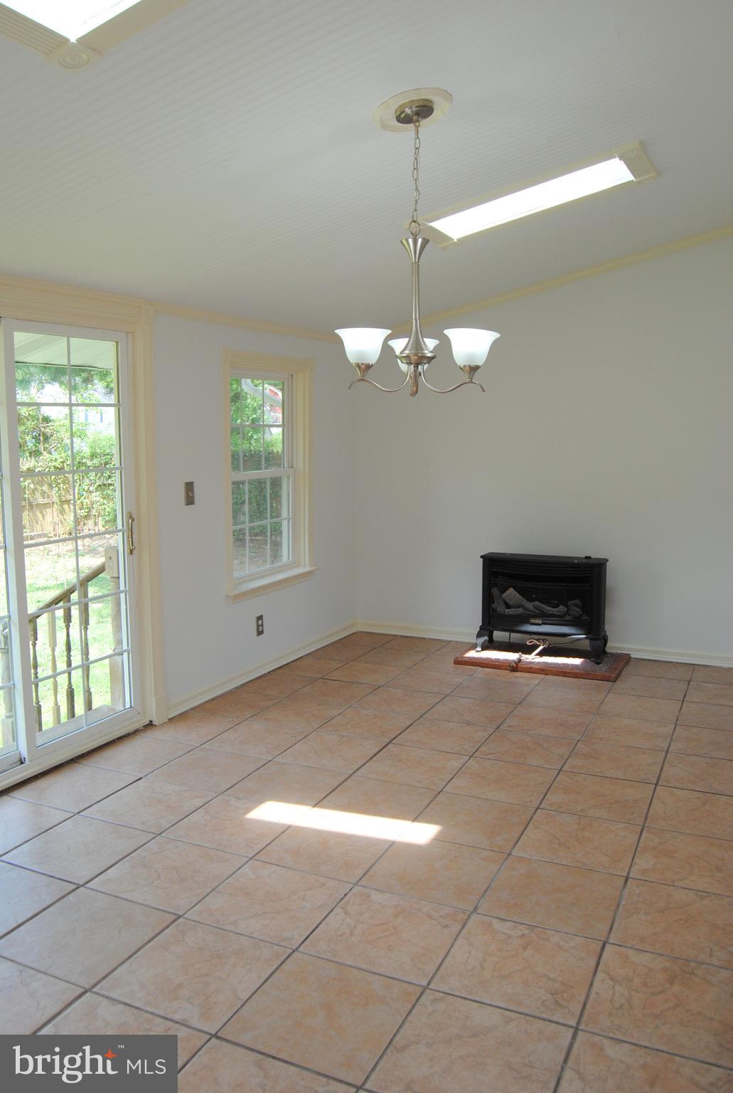 6 Miry Brook Road Hamilton, NJ 08690 - Photo 15 of 32 Vaulted ceiling with skylight