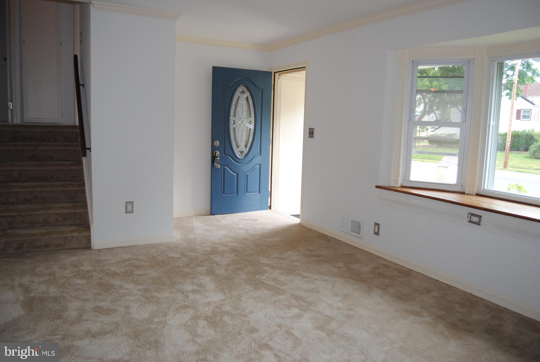 6 Miry Brook Road Hamilton, NJ 08690 - Photo 3 of 32 Living Room area w/new carpeting, freshly painted