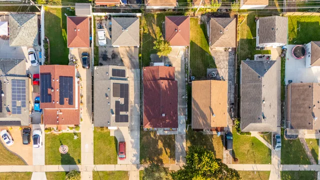 $324,900 | 7817 South Kenton Avenue, Chicago, IL 60652