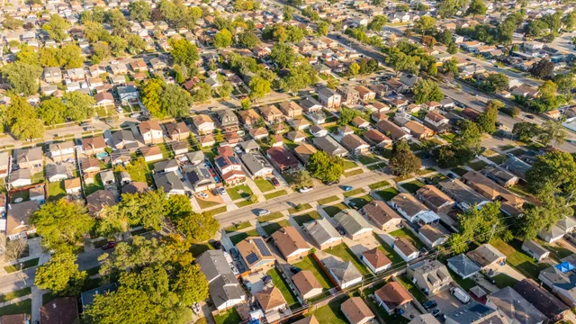 $324,900 | 7817 South Kenton Avenue, Chicago, IL 60652