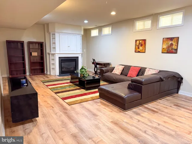 $5,500 | 198 Hidden Forest Court, Gaithersburg, MD 20877